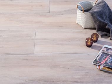  Canada Sky : le sol idéal pour une terrasse effet bois résistante et facile d'entretien.