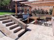 Terrasse, pergola et escalier en travertin Noce