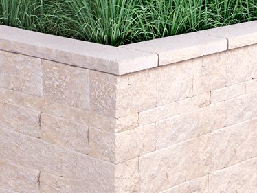 Muret en pierre calcaire Cremona et gazon