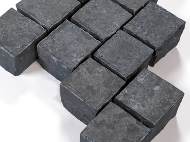 Les pavés en basalte Takeda en 10x10x8 cm
