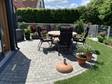 Les pavés en gneiss Urban Grey Line sur la terrasse