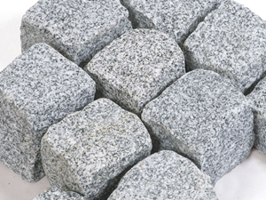 Pavés en granite Silver Rustica 9x9x9 cm gros plan