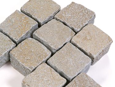 Zoom sur les pavés en pierre calcaire Java Sand