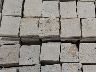 3 4 pavés de taille moyenne