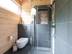 Salle de bain avec douche, carrelage mural en ardoise Grey Slate, carrelage fleuri