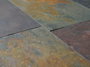 Gros plan sur les carreaux en ardoise Peacock