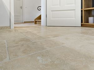 Perspective - le carrelage en travertin Ivory Cream