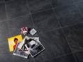 Magazines sur grès cérame en effet ardoise New Moon par le haut