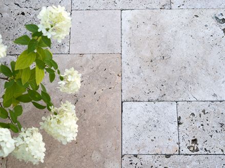 Zoom dalles en Rustic fleurs à gauche