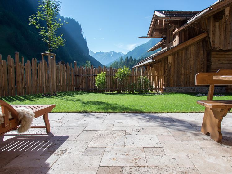 dalle rustic en travertin vieilli stonenaturelle