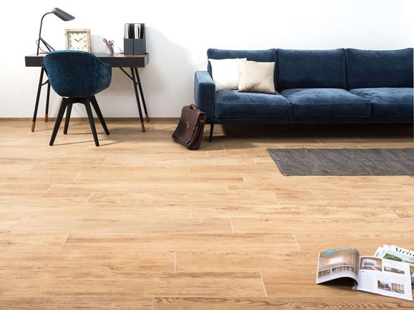 Wohnzimmer mit Feinsteinzeugfliesen Urban Honey