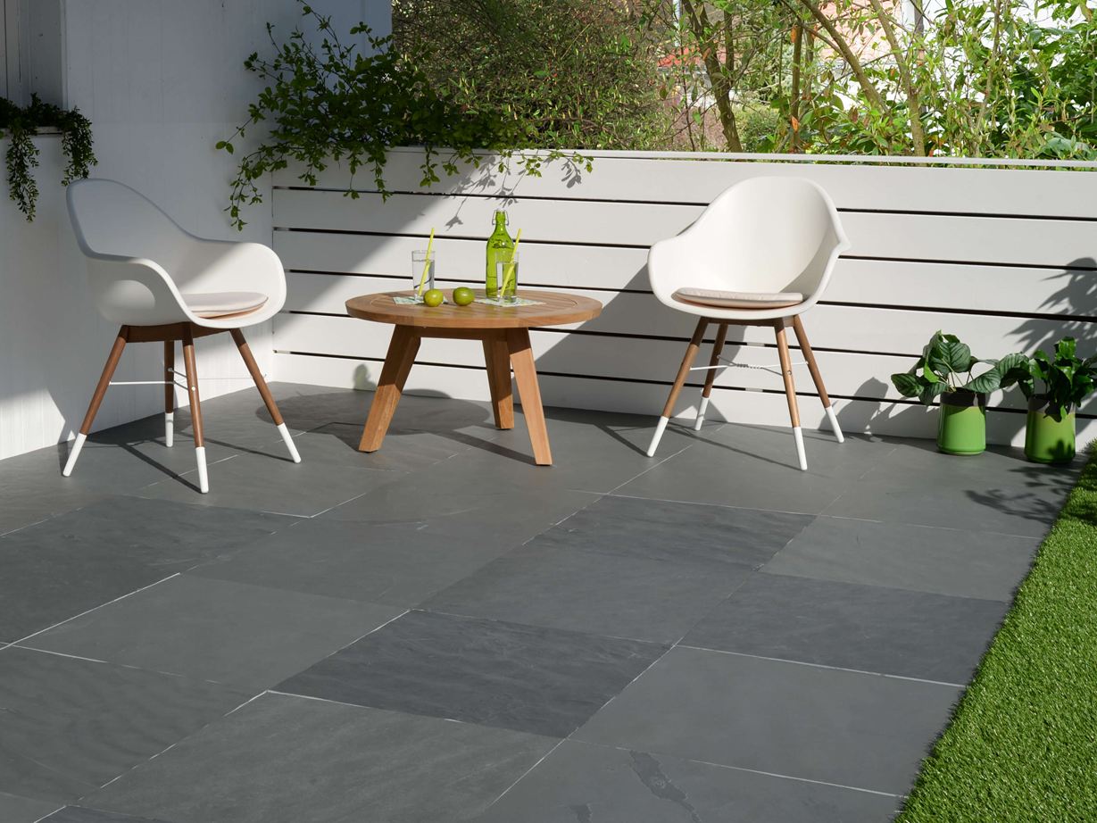Sonnen-Terrasse mit Schieferplatten Diamond Grey