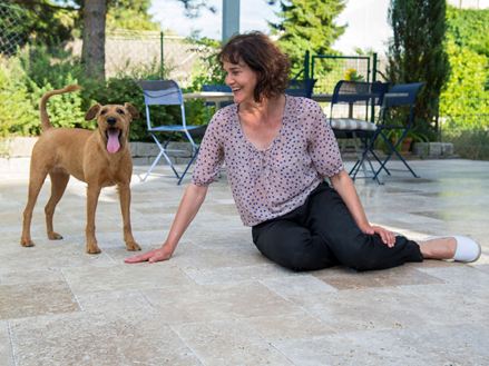 Travertinplatten fühlen sich richtig gut an